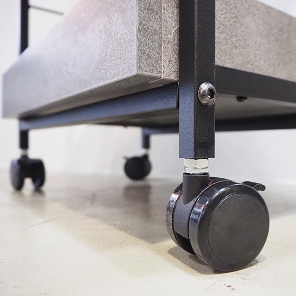 Framu design　フラムデザイン　ワゴン　アイアンワゴン　モルタル　ステンレストレイ　車輪の画像