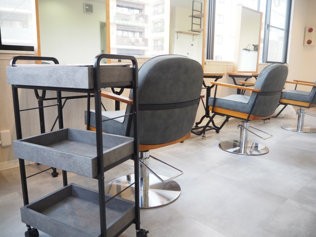 Framu design　フラムデザイン　ワゴン　アイアンワゴン　モルタル　ステンレストレイ　設置事例の画像