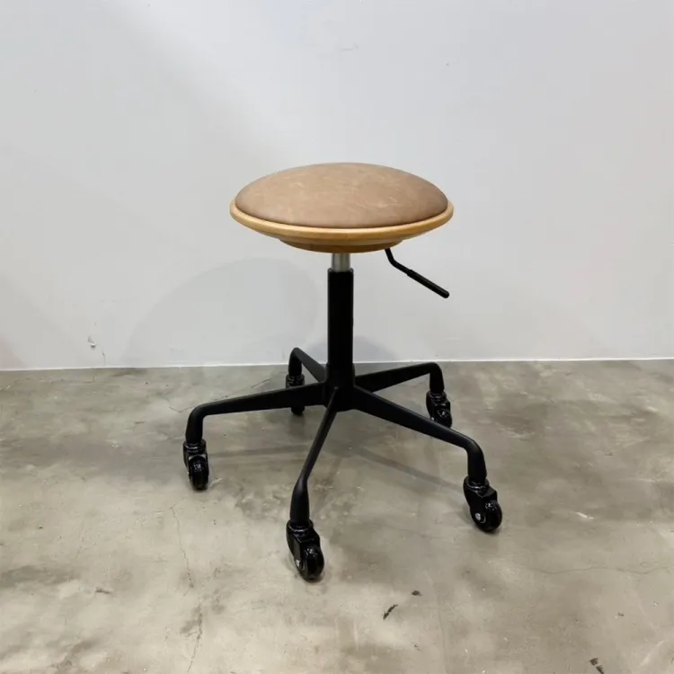 Framu design　フラムデザイン　カット椅子　スツール　ノッコ　テラコッタ　の画像