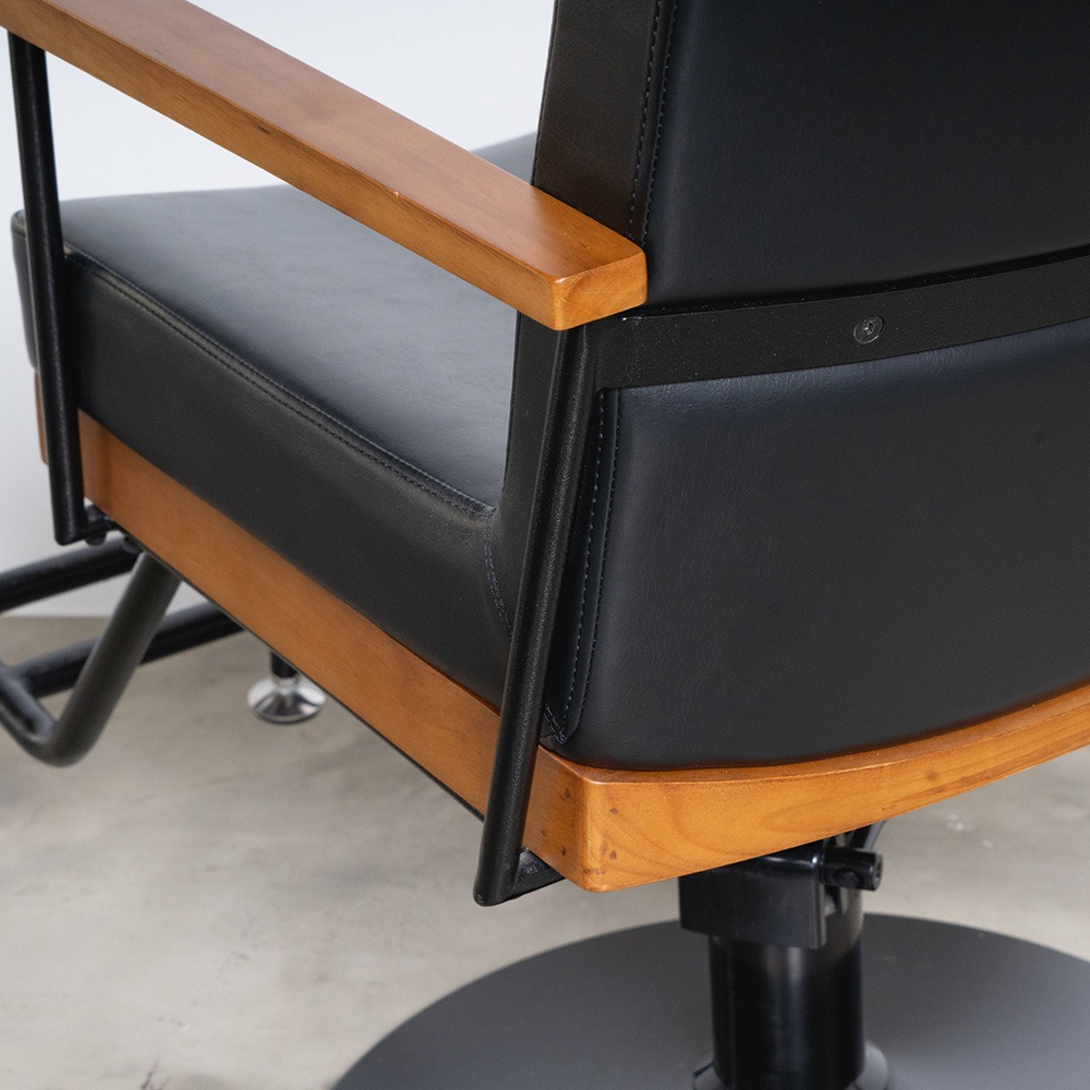 Framu design フラムデザイン スタイリングチェア 旧モデル木材の画像