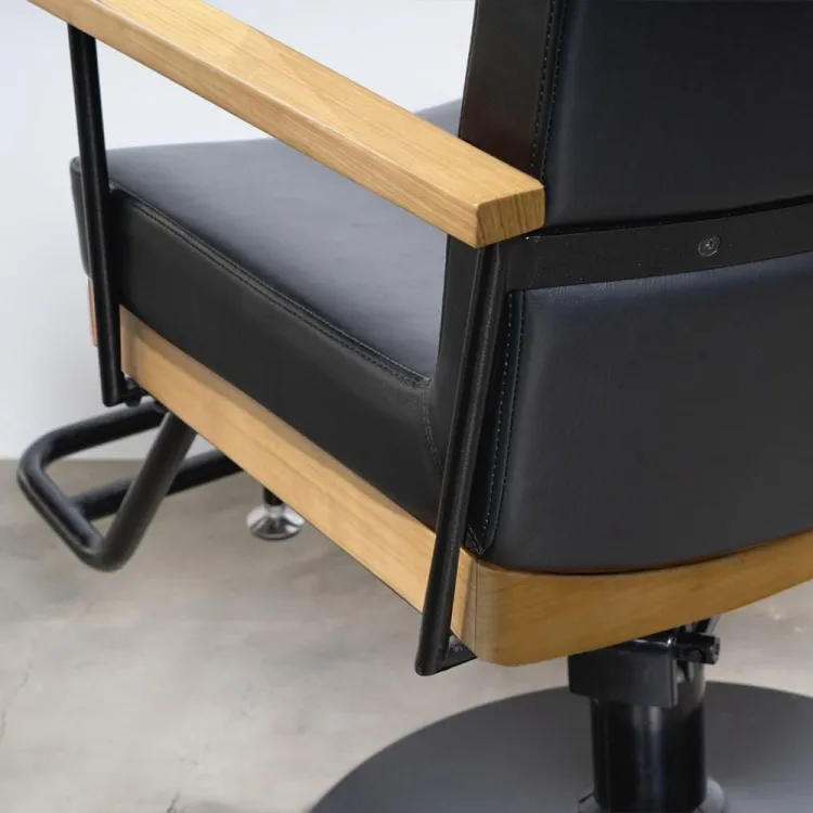 Framu design フラムデザイン スタイリングチェア 新モデル木材の画像